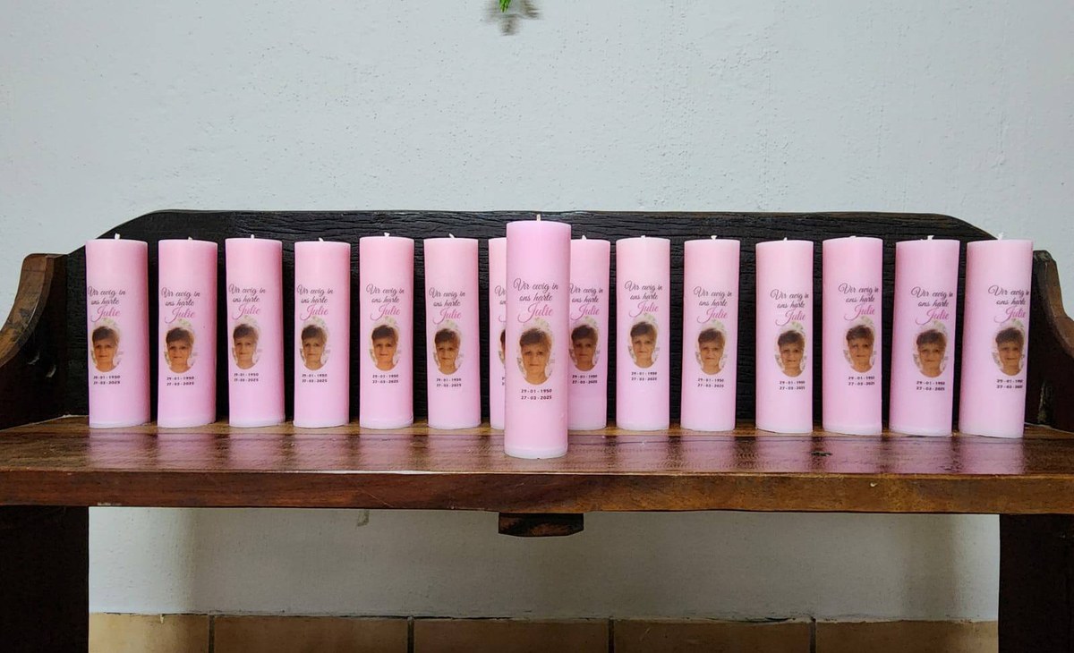 Memorial candle keepsakes